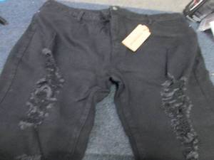 lot 181 image: 5XL Black Ladies Jeans...