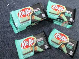 lot 398 image: 12- 1.5 oz KitKat Duos...