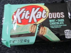 lot 399 image: 12- 1.5 oz KitKat Duos...