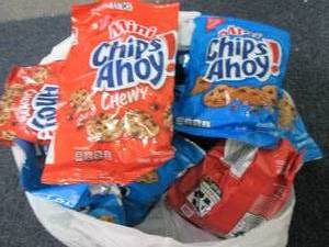 lot 415 image: 18-3 oz Bags Chips Ahoy Mini...