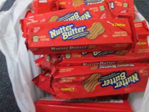 lot 418 image: 18- 1.9 oz pks Nutter Butters...