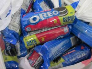 lot 421 image: 18 4.1 oz pks Double Stuf Oreos...