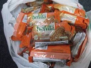 lot 423 image: 18- 1.76 oz pks BelVita Pumpkin Spi...