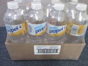 lot 440 image: 12- 24 oz Bottles Propel Mango...