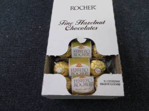 lot 462 image: 12- 1.3 oz pks Ferrero Rocher Choco...