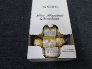 lot 463 image: 12- 1.3 oz pks Ferrero Rocher Choco...