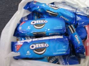 lot 477 image: 18- 2.4 oz Oreos...