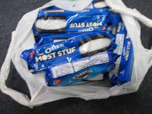 lot 481 image: 18 pks Most Stuf Oreos...