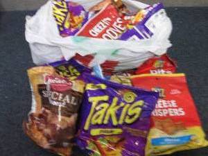 lot 483 image: 18 pks Assorted Snacks...