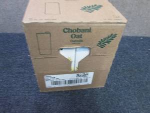 lot 492 image: 6-32 oz Chobani Oatmilk past date...
