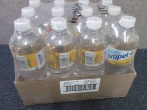 lot 520 image: 12- 24 oz Bottles Propel Mango...