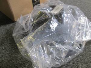 lot 59 image: 6 new blach sun straw hats ...