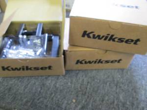 lot 99 image: 3 new kwikset privacy venetian bron...