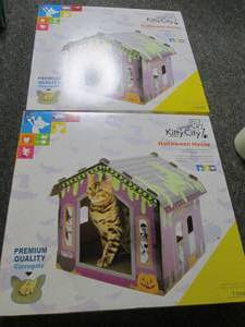 lot 127 image: 2 kitty city halloween houses ...