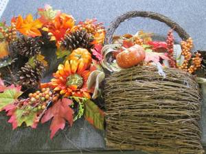 lot 147 image: 2 wall decor ...