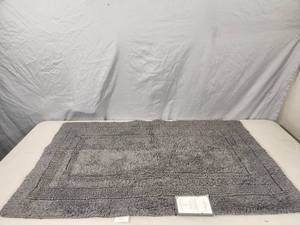 lot 51 image: New Threshold Performance Bath Rug