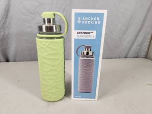 lot 81 image: New Anchor Hocking LifeProof Glass Drinking Bottle