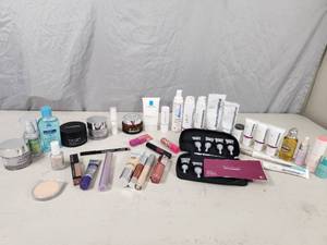 lot 96 image: Beauty and Makeup Lot