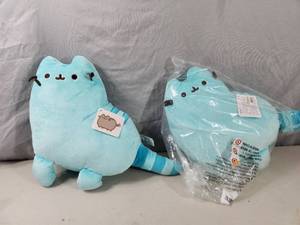lot 124 image: 2 New Gund Pusheen Kitty Dinos