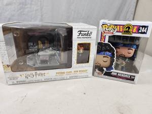 lot 166 image: 2 New Funko Pop Figurines