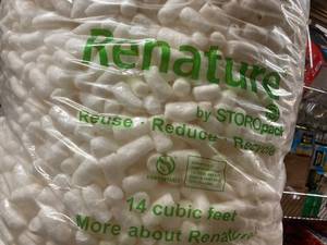 lot 11 image: Packing Peanuts