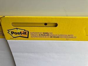 lot 18 image: Post-It Easel Pads