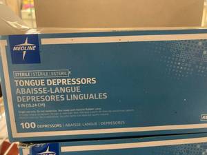 lot 72 image: Tongue Depressors