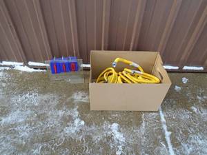 Box of approx 12 new flexible gas lines. Some have adapter fittings. As shown.