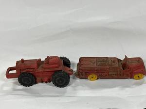 lot 9 image: Vintage Auburn Tractor & Rubber Fire Truck