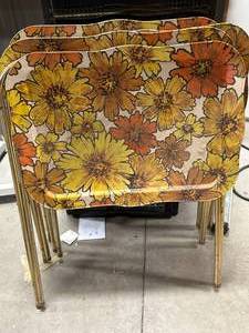 lot 10 image: Lot of 4 Vintage TV Trays