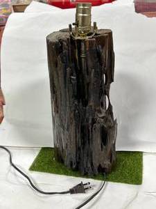 lot 14 image: Unique Log Lamp 16 Inches Tall