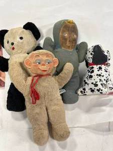 lot 32 image: Vintage Doll & Dress Lot