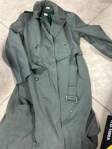 lot 33 image: Heavy Vintage Jacket Size 36L