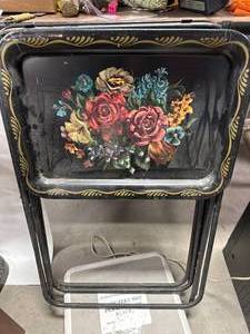 lot 39 image: Lot of 4 Vintage TV Trays