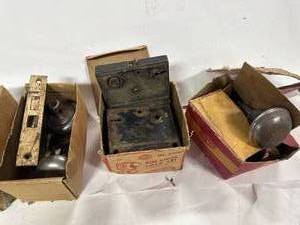 lot 43 image: Antique  Vintage Locks