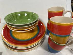lot 69 image: Royal Norfolk Dish Set
