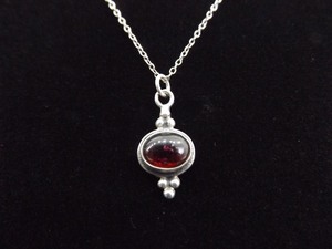 .925 Sterling Silver Garnet Cabochon Pendant Necklace