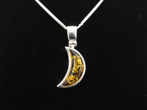 .925 Sterling Silver Yellow Amber Moon Pendant Necklace