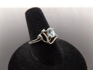 .925 Sterling Silver Oval Cut Topaz Ring Size 9