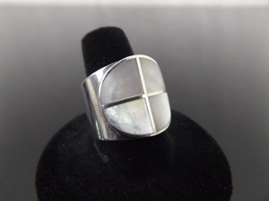 .925 Sterling Silver Inlayed Mother of Pearl Ring Size 10.5