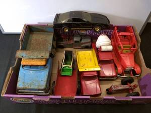 lot 41 image: Vintage Die Cast Vehicles Including Tonka Trucks and Others