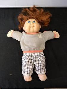 lot 50 image: Vintage Cabbage Patch Kid with 1986 Xavier Roberts Signature