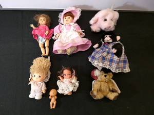 lot 52 image: Assortment of Dolls and Plush Figures