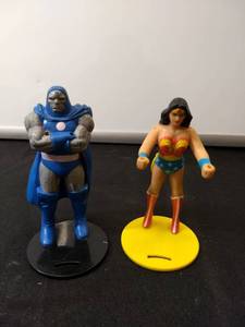 lot 71 image: 1988 Vintage DC Comics Darkseid & Wonder Woman 4.25 Burger King Cupholders