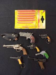 lot 78 image: Vintage Metal Cap Guns and Similar Items