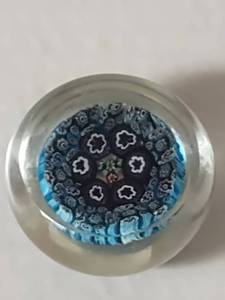 lot 1 image: Vintage Murano Style Art Glass Ball Paperweight