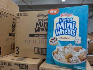 lot 2 image: Case of 10 -14 oz Boxes Kelloggs F...