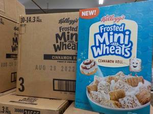 lot 4 image: Case of 10 -14 oz Boxes Kelloggs F...