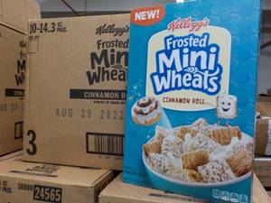 lot 5 image: Case of 10 -14 oz Boxes Kelloggs F...