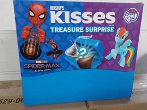 lot 82 image: 2 - 80 ct Boxes Hersheys Kisses Tr...